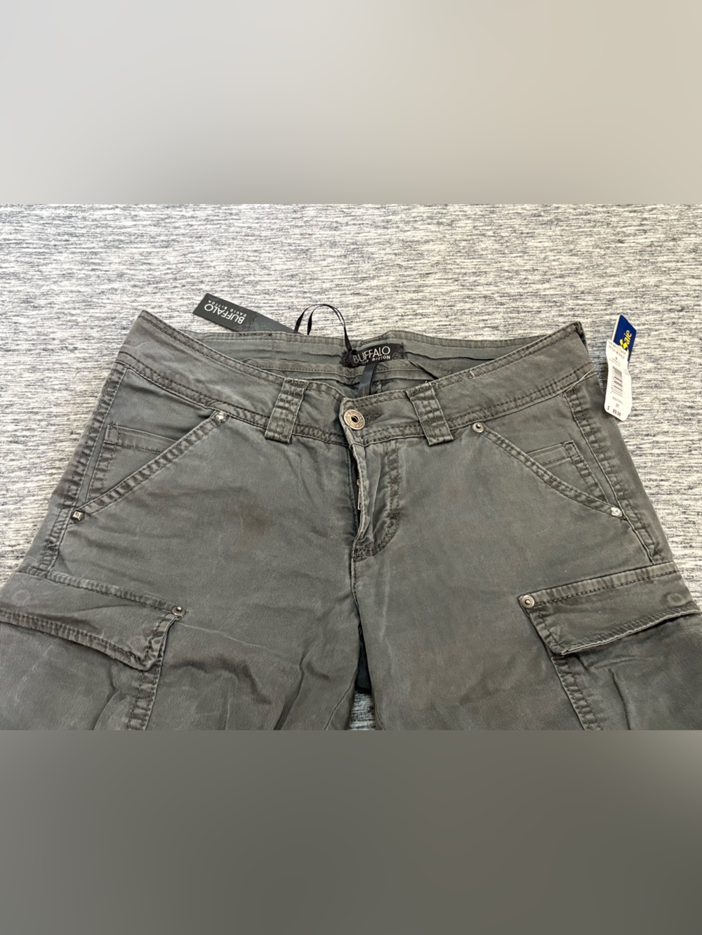 NWT - Buffalo David Bitton Ladies Grey Cargo Pants Skinny Leg Size 27 - Picture 4 of 7